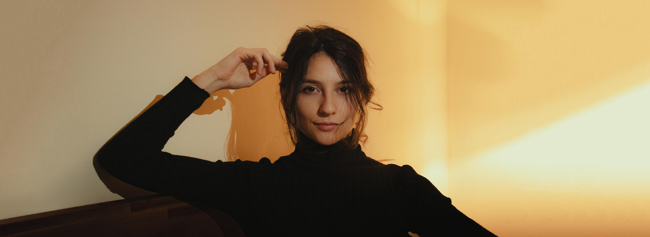 Autora y artista multidisciplinar Elara Arden